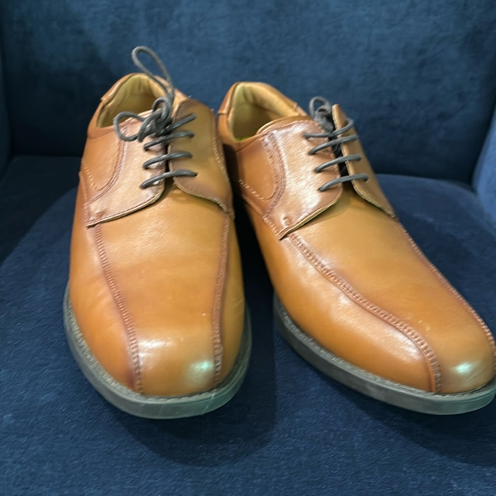 Men’s Size 9 Dress Shoes - Like New